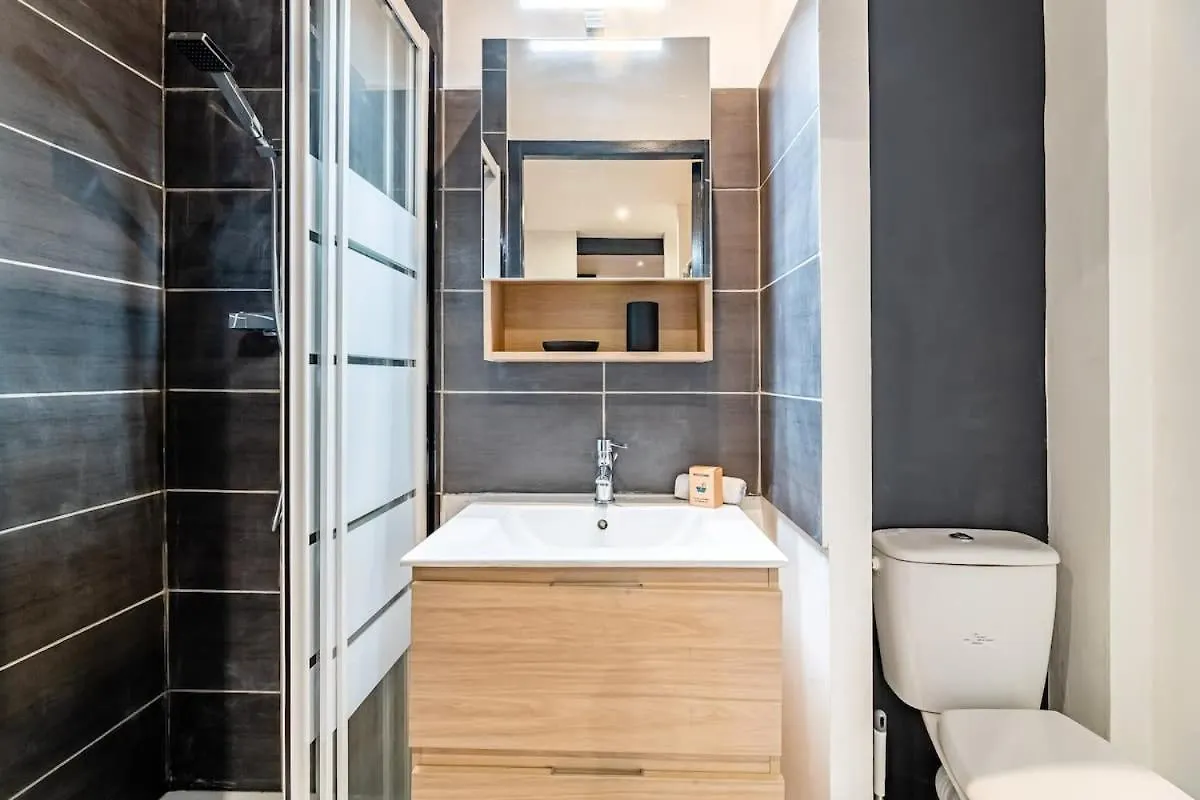 Neat And Refined Apartment In Panier Pedestrian Area Close To Old-Port Marseille Frankrike