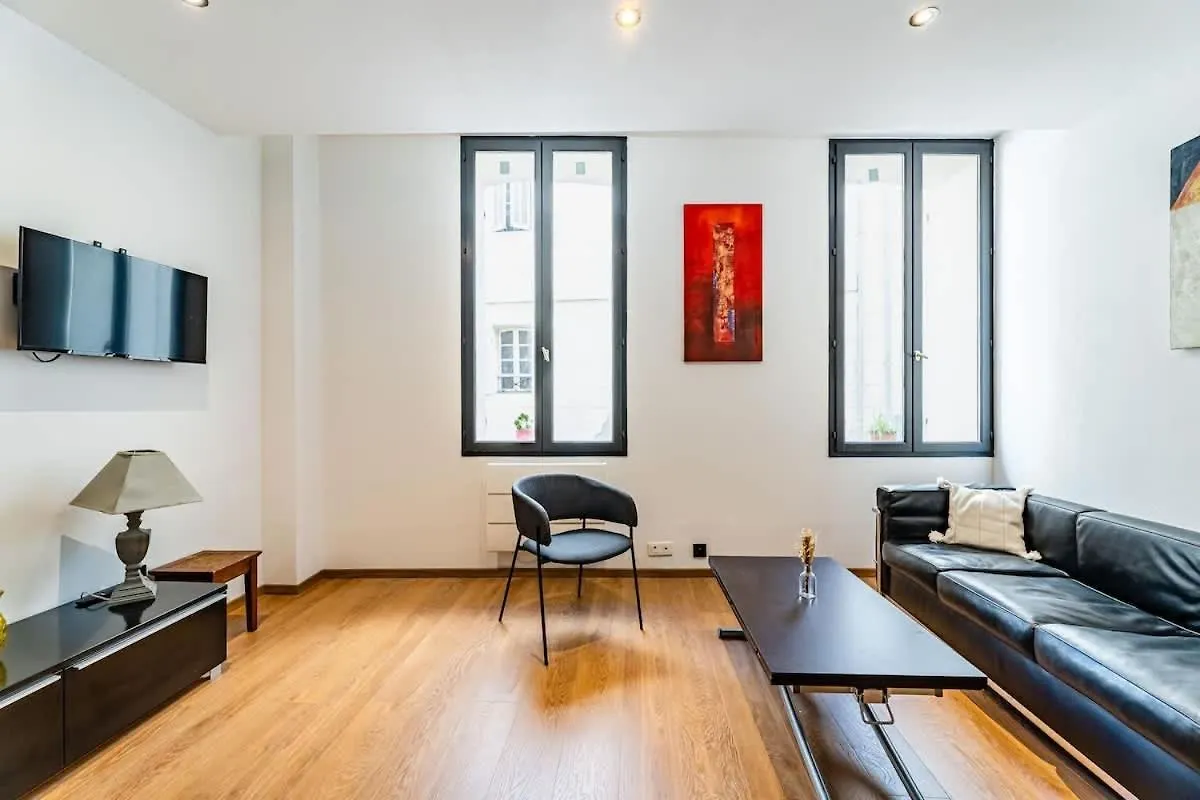 Neat And Refined Apartment In Panier Pedestrian Area Close To Old-Port Marseille